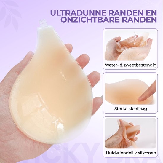 Beige, druppelvormige siliconen borstplakker in hand. Getoond: water- & zweetbestendig, sterke kleeflaag, huidvriendelijk siliconen.