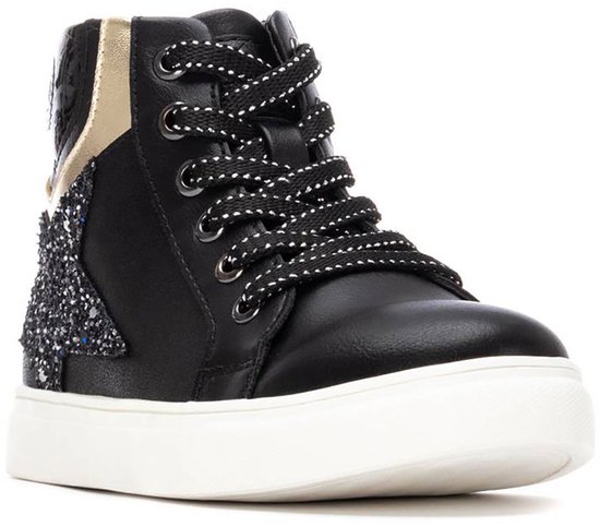 Zwarte hoge sneakers met gouden en glitterster details, witte zolen en zwart-witte veters.