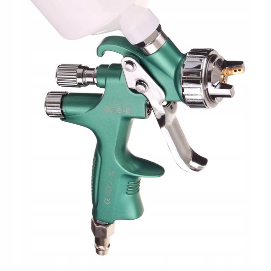 Groene Auarita LVLP verfspuit met chromen accenten.
