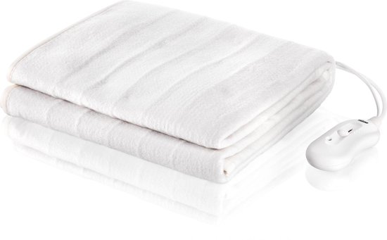 Opgevouwen witte elektrische deken van 150x70cm met aansteker aansluiting en afneembare thermostaat.