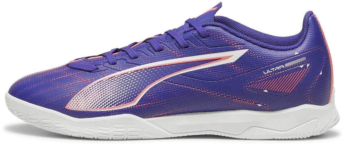 Puma Ultra 5 Play It voetbalschoenen in blauw, EU 42 1/2, met lichtgewicht bovenwerk en niet-markerende rubberen zool.