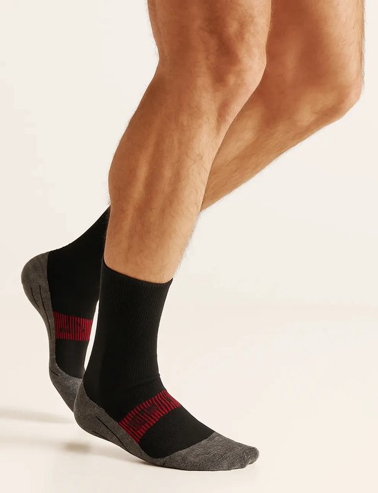 FALKE RU4 Endurance Cool Hardlopen anti blaren, anti zweet ademend sneldrogend sportsokken heren zwart - Maat 39-41