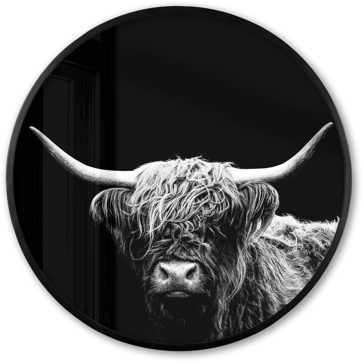 FrameYourWall Poster in lijst Rond - Fotolijst 60x60 cm - Posters - Schotse Hooglander - Koe - Zwart - Wit - Dieren - Ronde posterlijst zwart - Decoratie - Wanddecoratie woonkamer - Muurdecoratie slaapkamer