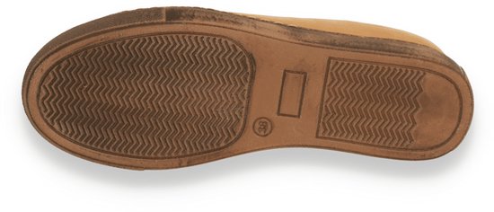 Onderkant van een beige leren sneaker met antislip zool en golfpatroon. Maat 37.
