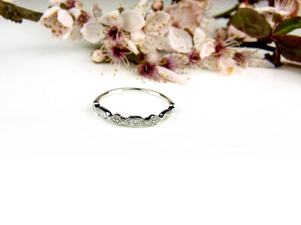 Ring in wit goud gezet met diamant