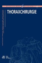 Boekomslag met de titel Thoraxchirurgie. Bladzijde met auteursnamen en uitgeverslogo.