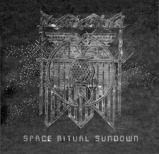 Gedetailleerd logo met de tekst 'SPACE RITUAL SUNDOWN' op een donkere achtergrond.