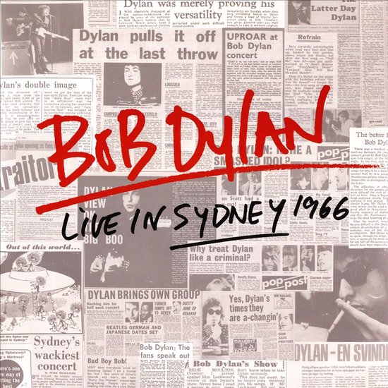 Albumhoes met krantenknipsels en rode tekst: Bob Dylan, Live in Sydney 1966.