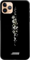 6F hoesje - geschikt voor iPhone 11 Pro Max -  TPU Case - White flowers in the dark #ffffff