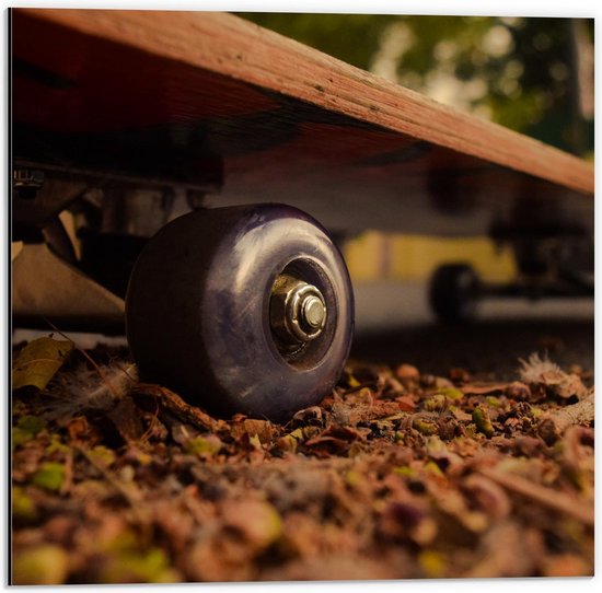 Dibond - Houten Skateboard - 50x50cm Foto op Aluminium (Wanddecoratie van metaal)