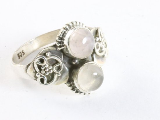 Bewerkte zilveren ring met rozenkwarts - maat 17.5