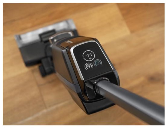 Detailopname van de bedieningshendel van een zwarte BISSELL CrossWave stofzuiger met dweilfunctie.