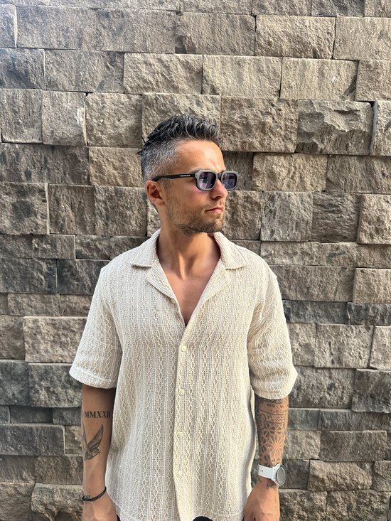 The Brand Remarkable - Zonnebril Unisex - Zonnebril Dames - Zonnebril Heren - Vierkante Zonnebril - Paars / Zwart - UV400 - Luxe, Duurzame & Trendy Zonnebril - Designer Zonnebril - Mode Zonnebril 2025 - Inclusief Beschermhoes - Polariserend Look van The Brand Remarkable — afbeelding 4