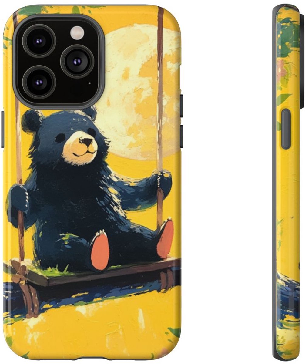 Zwarte Beer op Schommel met Maan – Telefoonhoesje Geschikt voor iPhone 14 Pro Max