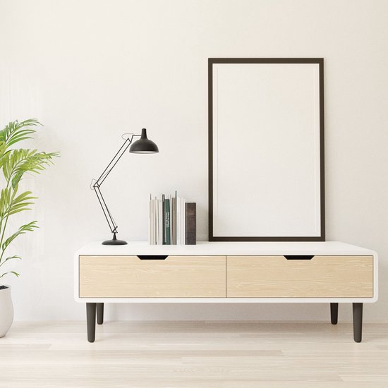 Een dressoir met een licht houten blad, witte zijkanten en twee lichte houten lades, met vier zwarte poten.