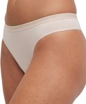 Beige slip met FALKE logo op de tailleband.