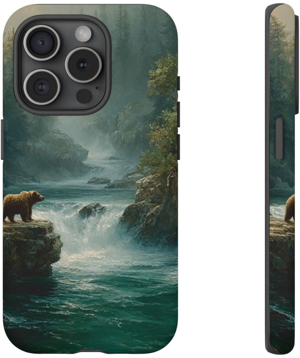 Bruine Beer bij Stromende Rivier – Telefoonhoesje Geschikt voor iPhone 15 Pro