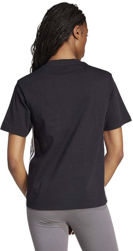 Zwarte dames t-shirt met korte mouwen, Adidas logo op borst en strepen op de zijkant.