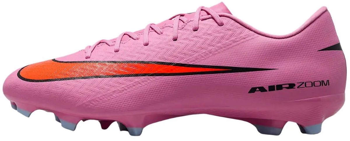 Nike mercurial vapor 16 academy in de kleur rood.
