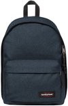 Donkerblauwe Eastpak rugzak met een voorvak en Eastpak logo.