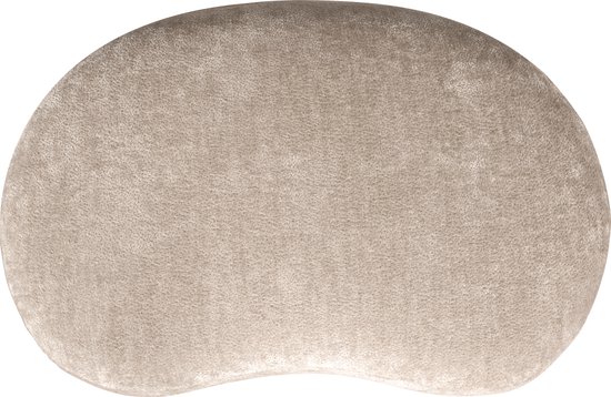 De bovenkant van een naturel fluwelen poef met zachte glans en een onregelmatige, ronde vorm.