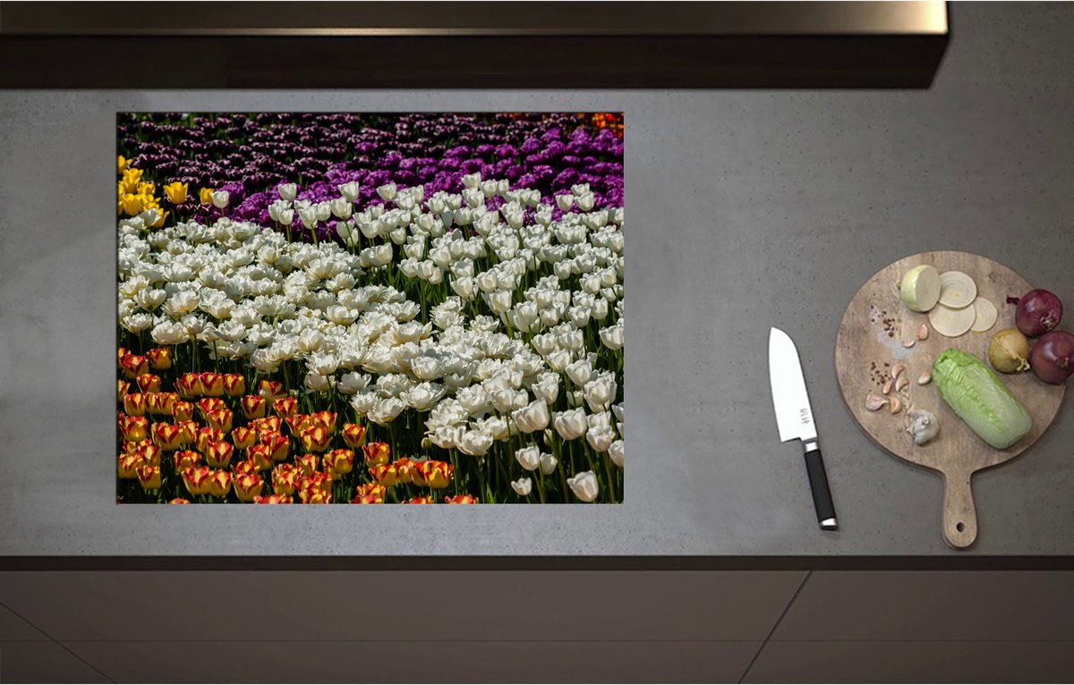 Inductieplaat Beschermer - Bloemenveld van Gele, Paarse, Witte en Oranje Bloemen - 71x55 cm - 2 mm Dik - Inductie Beschermer - Bescherming Inductiekookplaat - Kookplaat Beschermer van Wit Vinyl