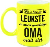 Leukste en meest geweldige oma cadeau koffiemok / theebeker neon geel 330 ml