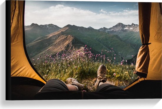 Canvas  - Uizicht op de Bergen in een Tent - 60x40cm Foto op Canvas Schilderij (Wanddecoratie op Canvas)