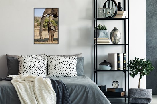 Cadre photo avec affiche - Bébé éléphant communique avec sa mère - 40x60 cm - Cadre pour affiche