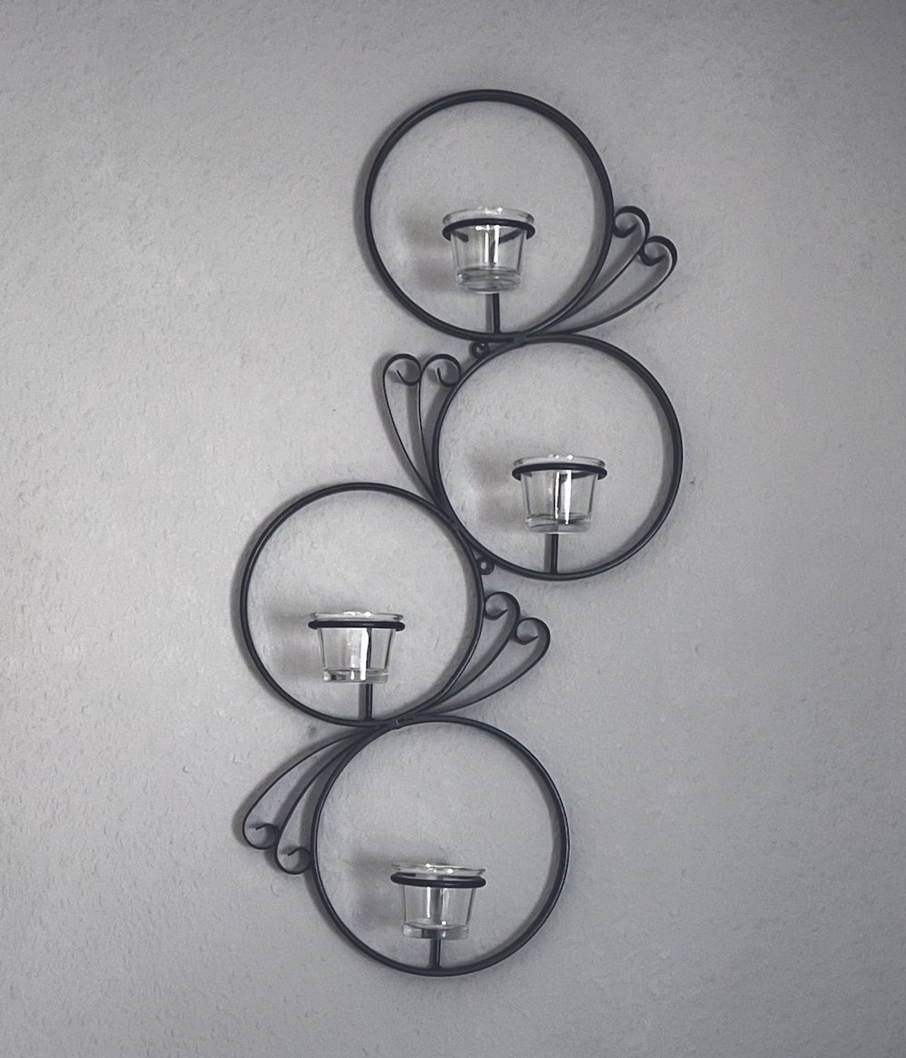 ‎DanDiBo DanDiBo Wandtheelichthouder rond voor 4 glazen - Zwart - 60 cm