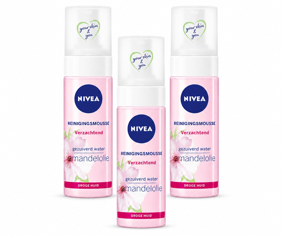 3 x NIVEA - Reinigingsmousse - Essentials Verzachtend - Voor droge & gevoelige huid - Met Amandelolie & Hydramine - 150 ml - Bulkverpakking - 3 stuks