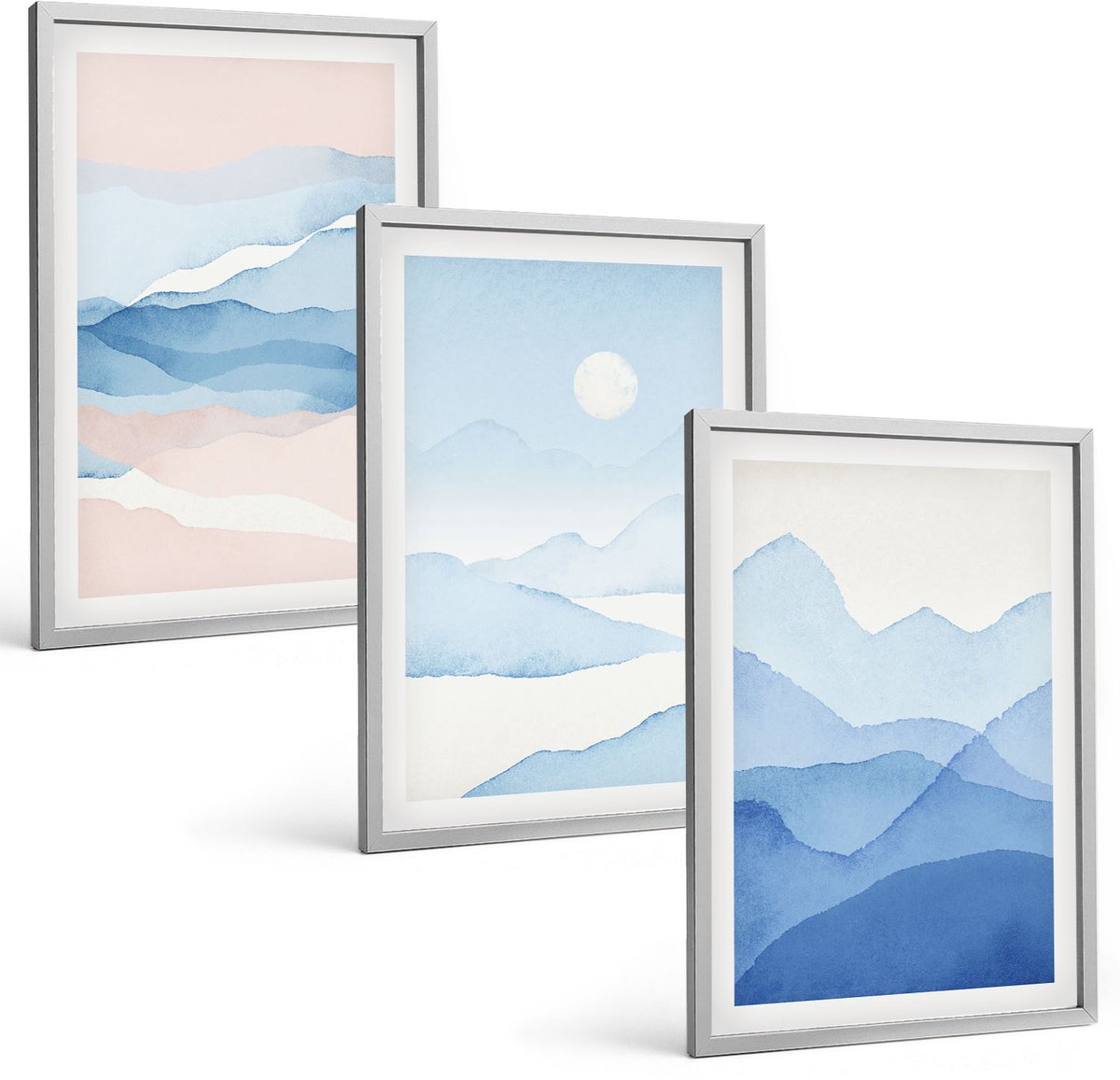 Coloray 3-Delige Schilderij Set - Blauwe En Roze Berglandschappen In Aquarel - 40 x 60 cm - Muurdecoratie - Schilderijen Set - Woonkamer - Wanddecoratie