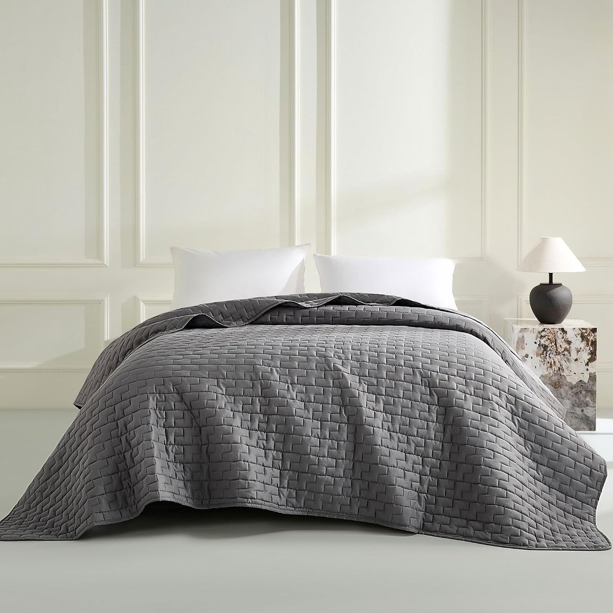 Beeweed Grijze sprei, 240 x 260 cm, veelzijdig dekbed als bedsprei of bankovertrek, ideaal als sprei in moderne stijl, sprei voor bed en bank