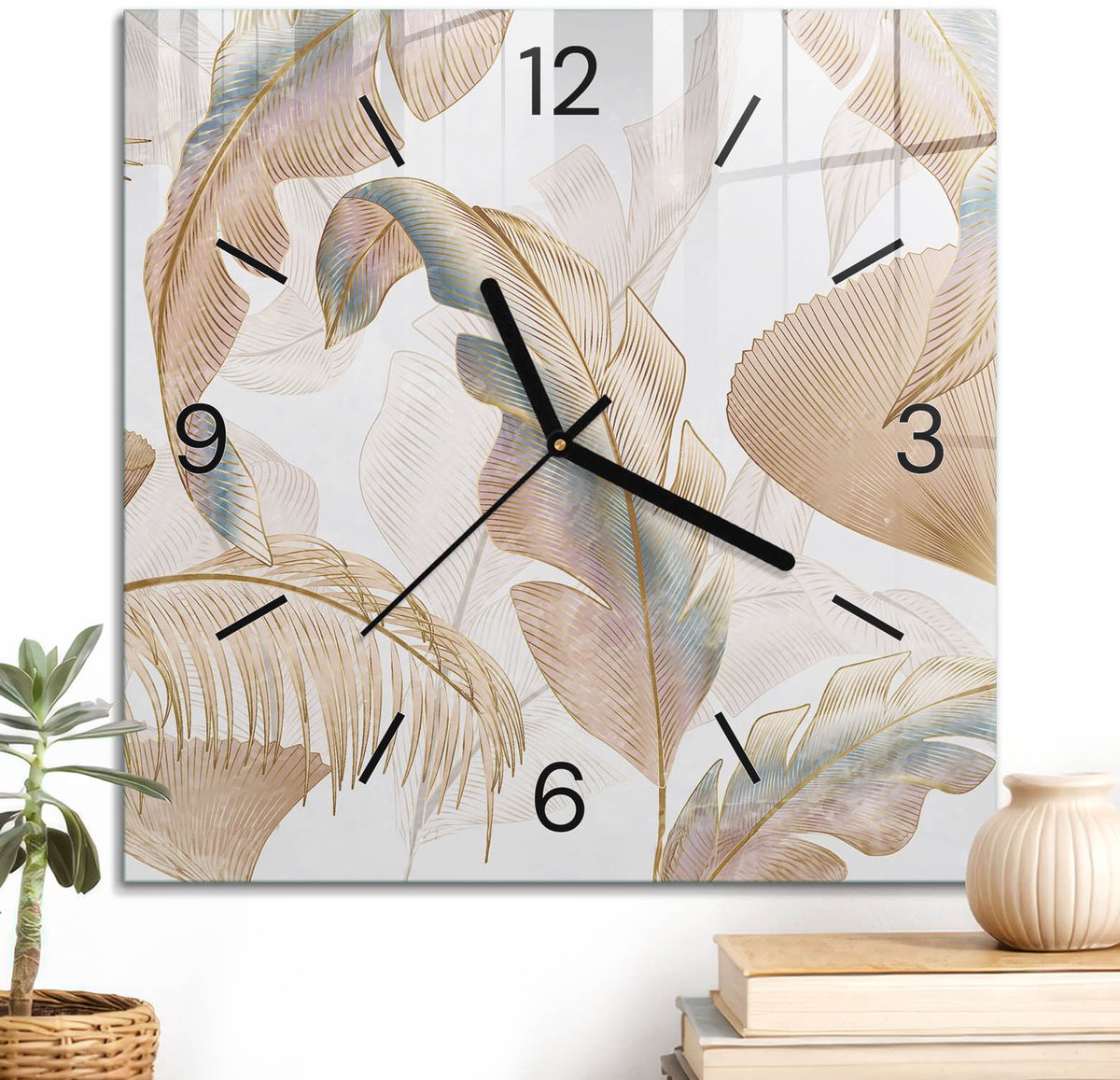 ArtPrintCave Beige Glazen Klok - 30x30 cm - Wandklok Vierkant - Pastelkleurige Bladeren Unieke Klok - Achtergronden En Patronen Stille Wandklok - Zwarte Klokwijzers