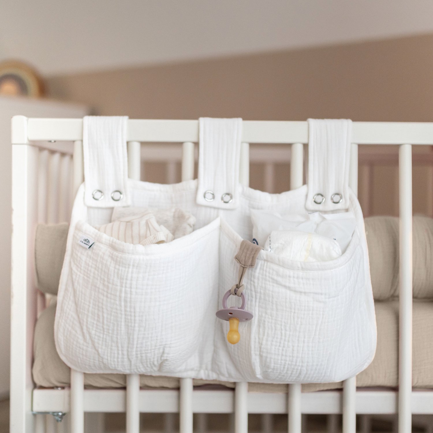 LILIMAUS Bed organizer voor kinderbed - hangend bedtasje met 2 vakken - mousseline katoen - wit