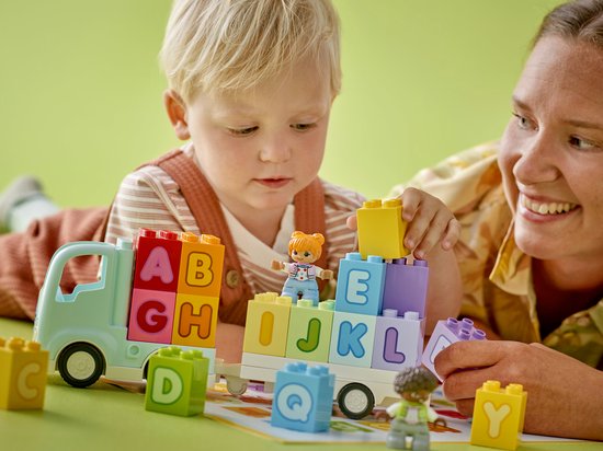 LEGO Duplo Alphabet Truck 10421 (2/8)
