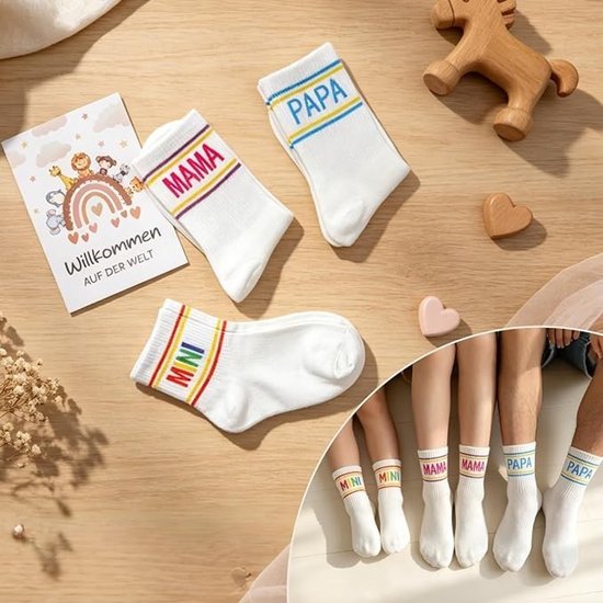 Papa en Mama Cadeauset – 8-delige Babygeschenkset met Wijnglazen, Sokken, Handdoeken en Kaart — afbeelding 3