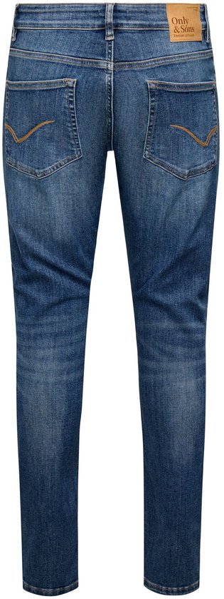 Achterkant van een donkerblauwe slim-fit jeans met Only & Sons label en decoratieve stiksels op de zakken.