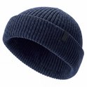 Donkerblauwe beanie van Fawler met ribbelpatroon en een omslag met zwart label.