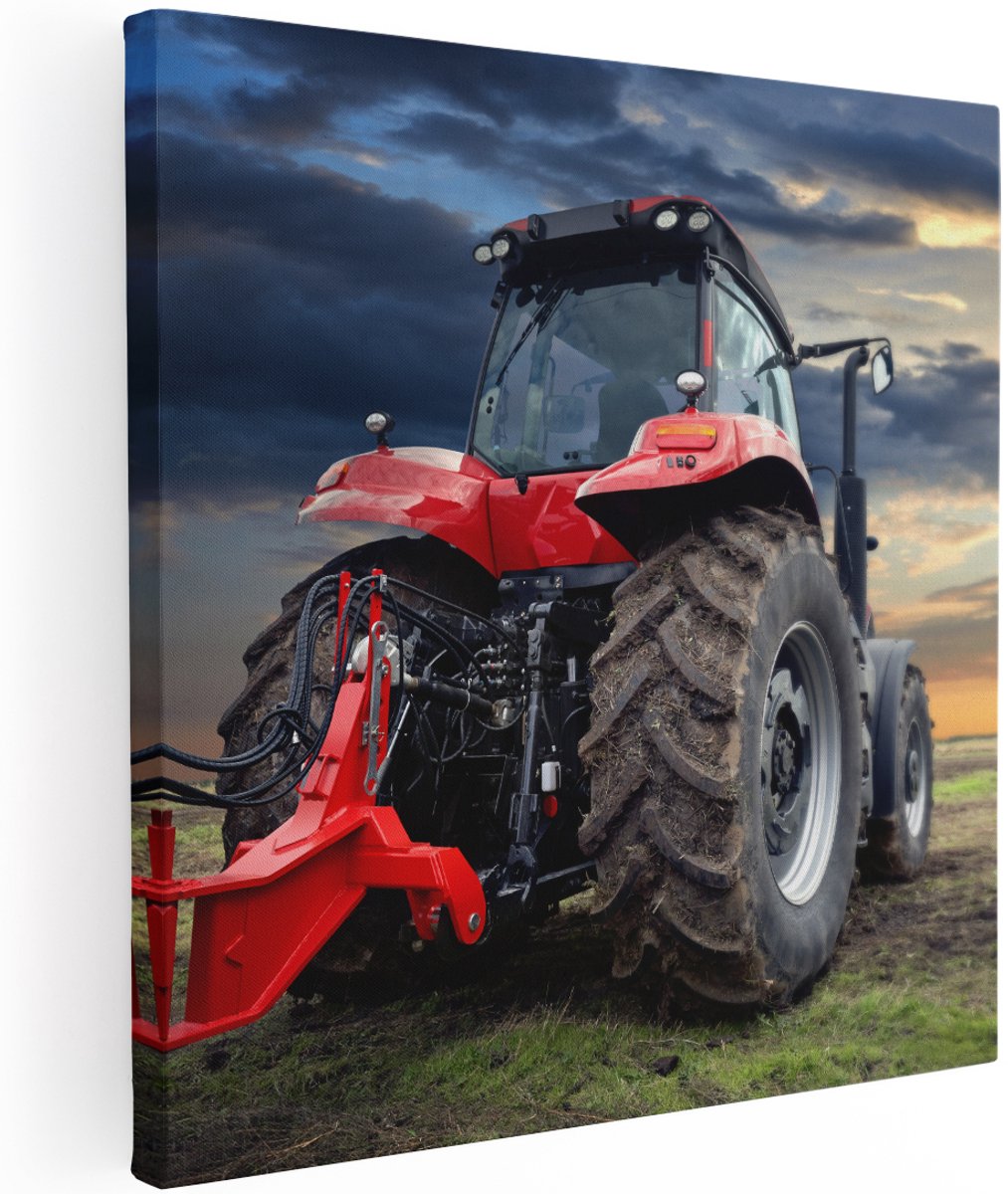 Artaza Canvas Schilderij Rode Tractor bij Zonsondergang - Trekker - 100x100 cm - Groot - Wanddecoratie Woonkamer - Schilderijen - Muurdecoratie