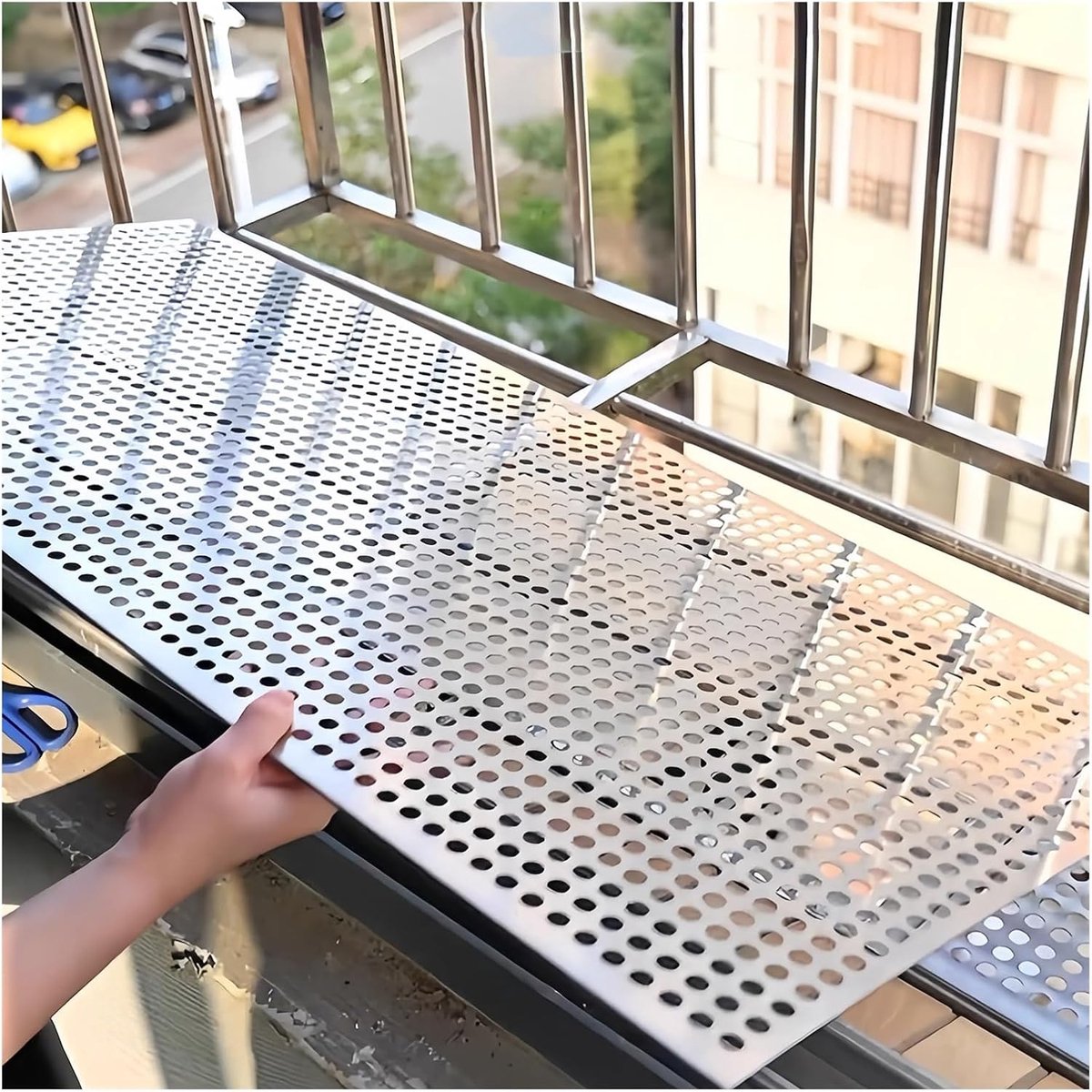 Metalen Plaat - Gaaspaneel Roestvrijstaal - Terras Bescherming - Rond Gat Patroon - 50 x 180 cm - Zilverkleurig