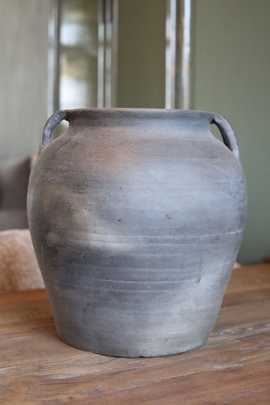 Oude landelijke kruik decoratieve pot vaas voor in huis licht grijs, donker grijs