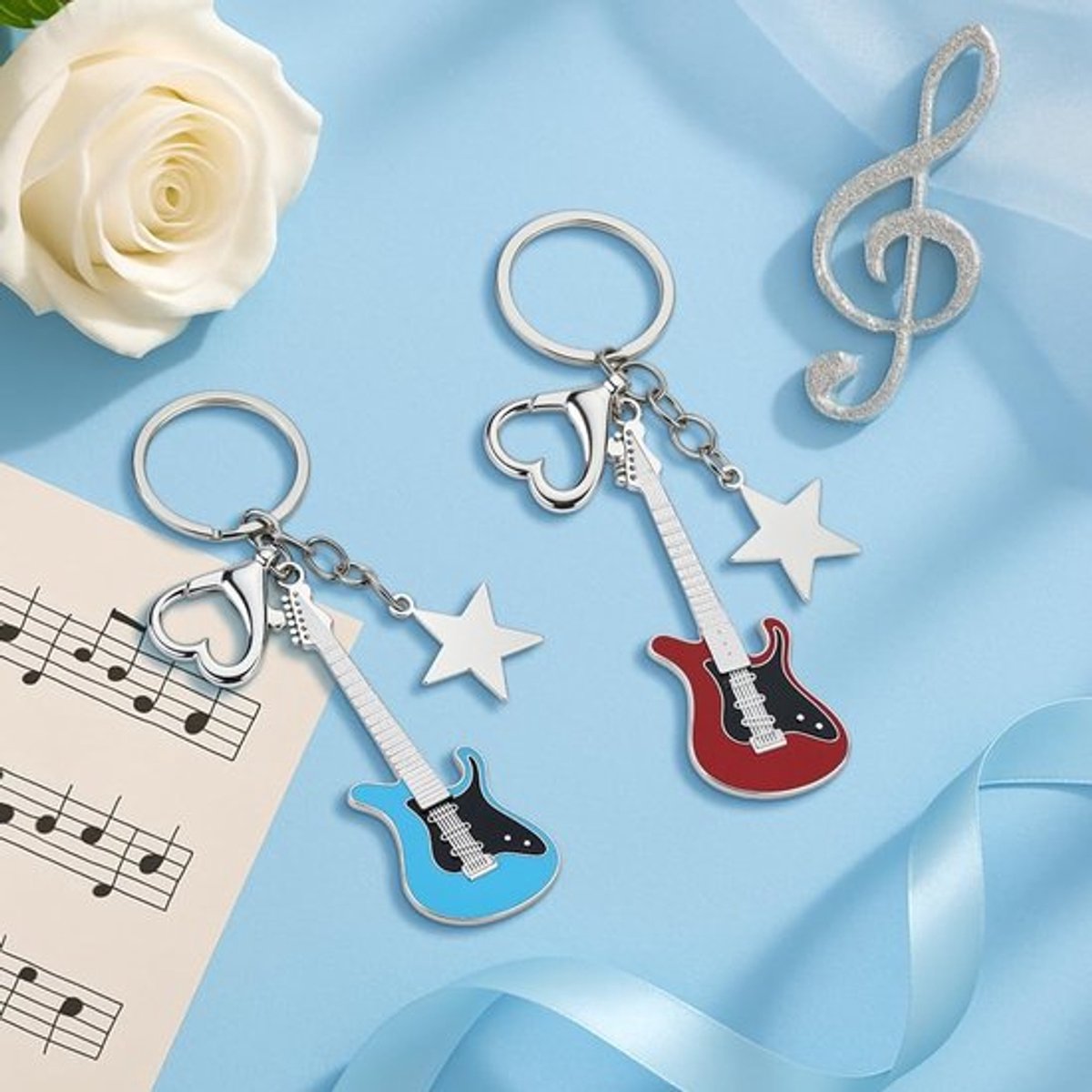 Gitaarsleutelhanger Set van 4 - Punk/Rock Thema - Stervormige Hangers - Duurzaam - 6 x 2 cm - Robuuste Legering - Sleutelhanger