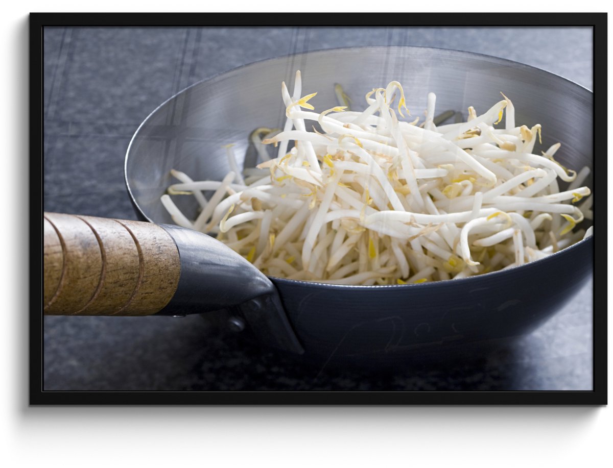 Poster in lijst - Fotolijst 90x60 cm - Posters - Een wok pan gevuld taugé - Posterlijst zw