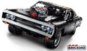 Zwarte Lego Charger met V8 motor, van achteren gezien.