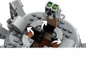 Close-up van een LEGO Spider Tank met draaiende mechanische onderdelen.