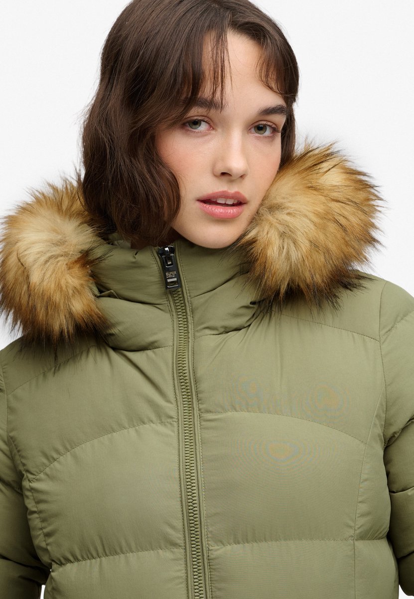 Superdry Fuji Lange Jas Met Capuchon En Imitatiebont Dames Gewatteerde jassen Khaki