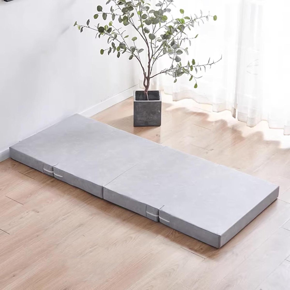 Vouwmatras - Logeerbed Campingbed - Comfortabel Slapen - Ademende Wasbare Hoes - 200x70x10cm - Lichtgrijs