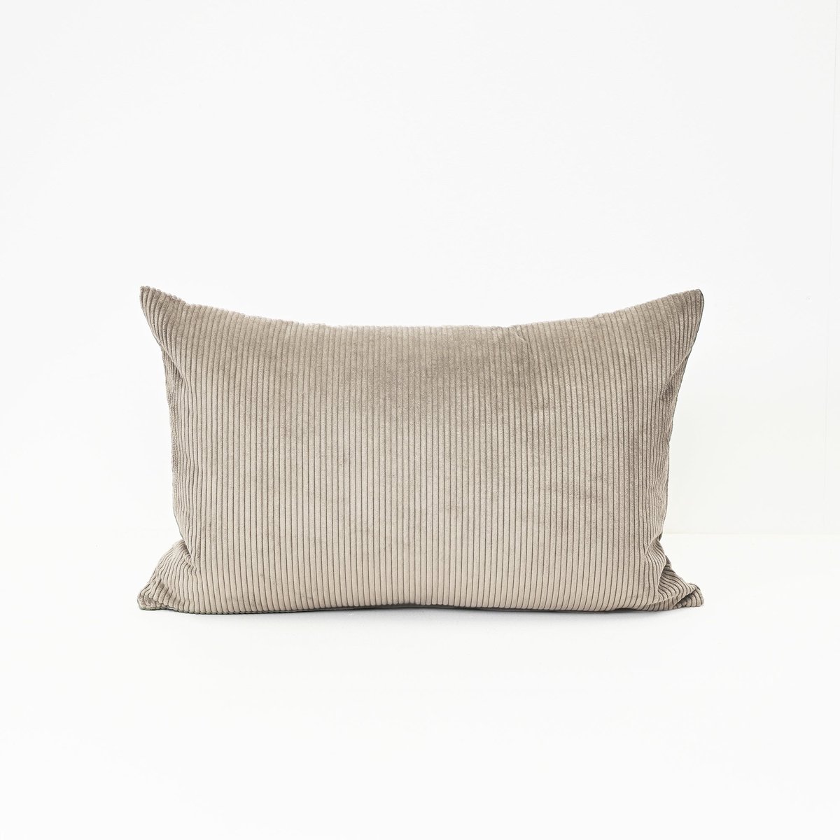 Darcy & Duke Oatmeal - Ribfluwelen sierkussen - 40 x 60 Beige