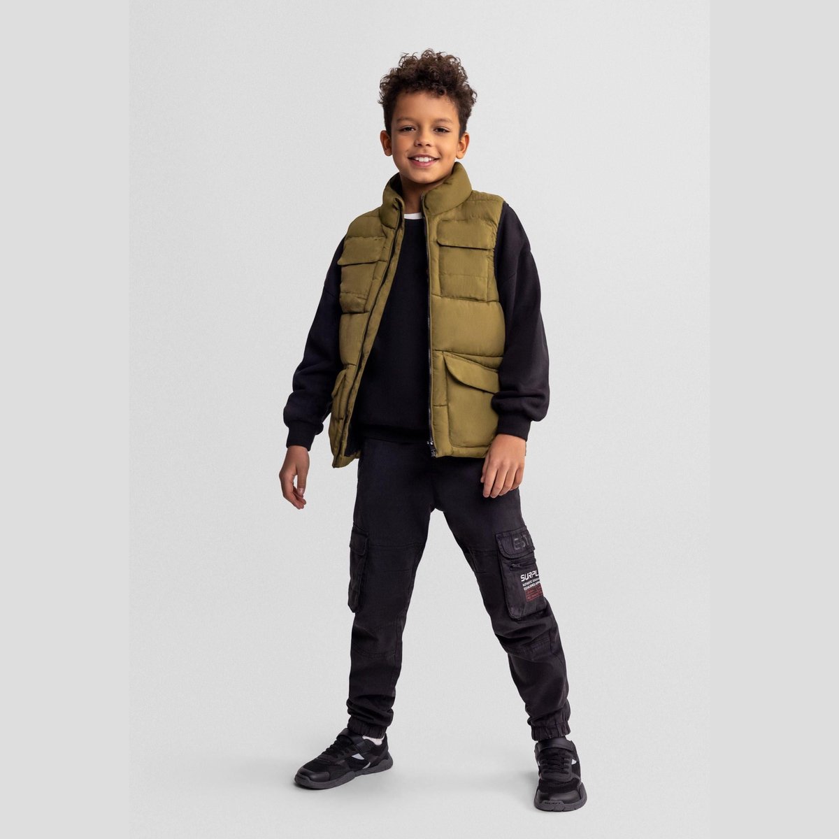 Minoti gewatteerde bodywarmer jongens - gevoerd - olijfgroen